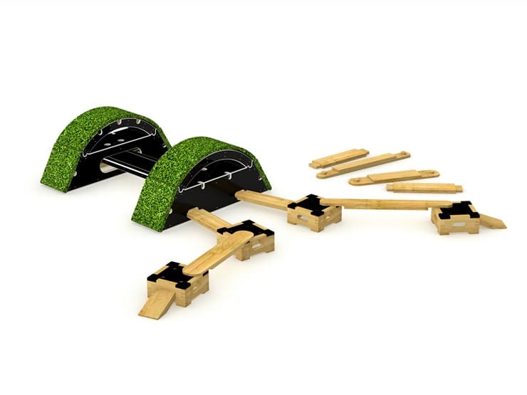 A 3D visualisation of two small grass-covered bridges with a black plank connecting them, 9 wooden planks laid out on the floor and four wooden platforms which all connect together