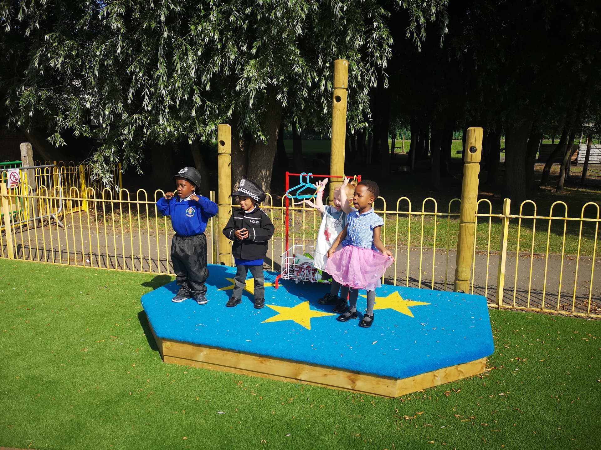 Outdoor stages that inspire creative performance